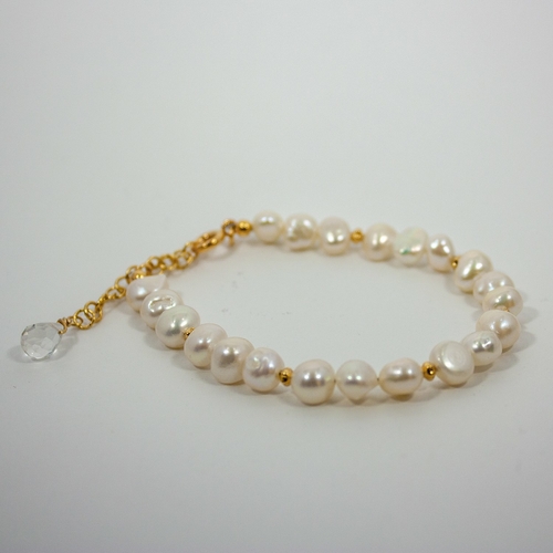 braceletgoldpearlchain2.jpg